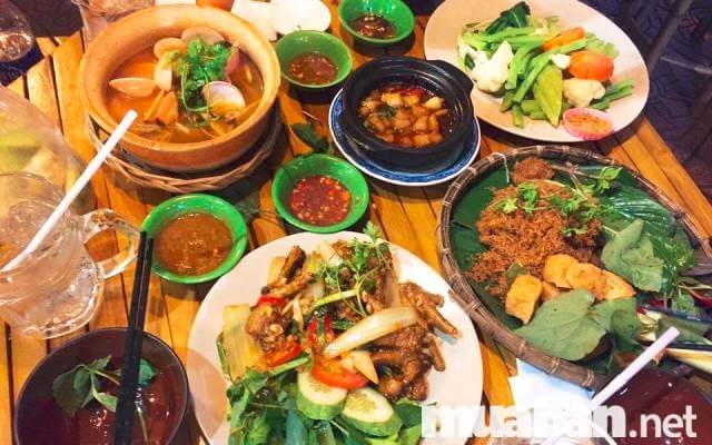 Món ăn trong thực đơn đa dạng để khách hàng dễ chọn lựa
