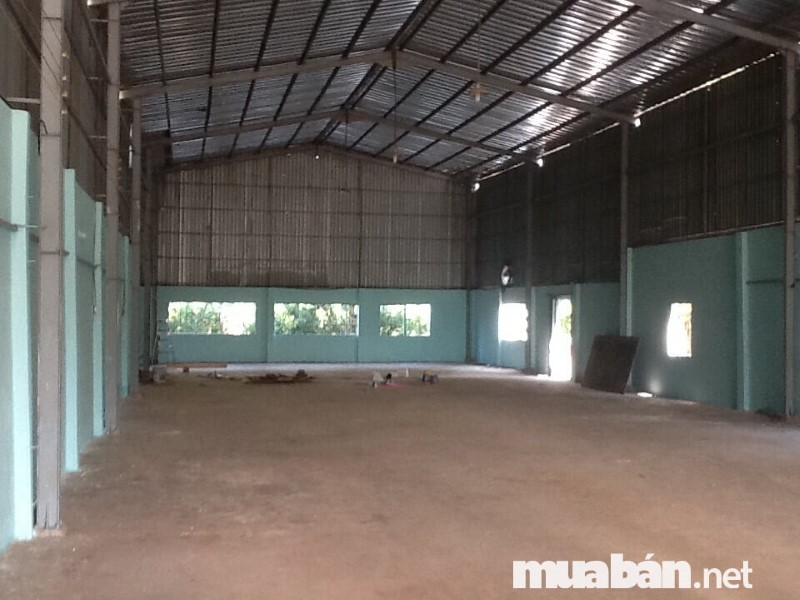 Diện tích nhà xưởng nên phù hợp với quy mô sản xuất, số lượng hàng hóa