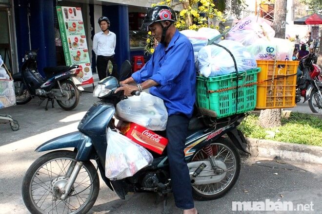 Thu Nhập “Khủng” Từ Nghề Shipper- Tiền Nhiều Nhưng Cũng Lắm Gian Nan 2 Làm Shipper Tuy Vất Vả Nhưng Thu Nhập Kiếm Được Từ Nó Thì Không Nhỏ Chút Nào