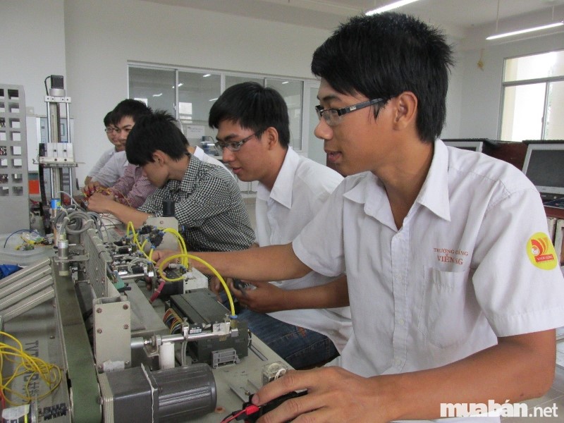 Nguồn nhân lực kỹ sư điện tại Việt Nam cũng đang rất hiếm