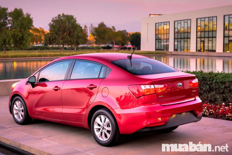 Đuôi Xe Kia Rio Sedan Đuôi Xe Trông Thanh Mảnh, Ít Tròn Trịa Hơn