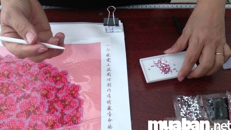 Top 3 Việc Làm Thêm Tại Nhà Ở Đà Nẵng Thu Nhập Cao 3 Nhận Thêu Tranh Chữ Thập Hoặc Đính Đá Tại Nhà Đang Là Công Việc Làm Thêm Rất Hot Tại Đà Nẵng