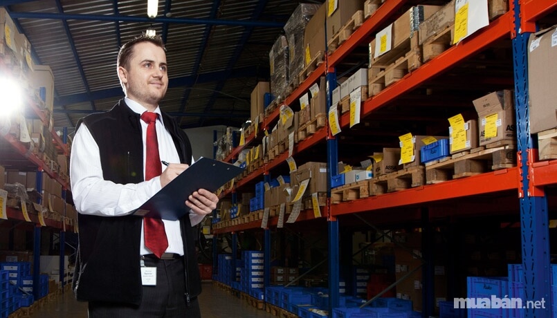 Công Việc Của Một Nhân Viên Xuất Nhập Khẩu Là Gì? 2 Nhân Viên Xuất Nhập Khẩu Có Thể Làm Nhiều Công Việc Khác Nhau Trong Ngành