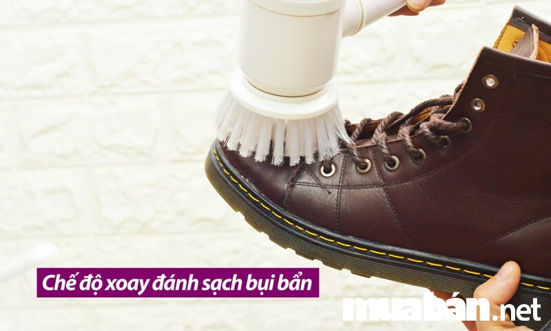 Với máy đánh giày mini bạn có thể làm mới giày nhanh chóng và dễ dàng