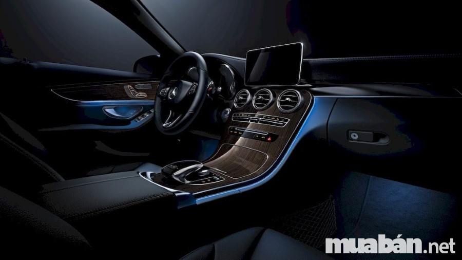 Mercedes C-Class Nội Thất C-Class Được Trang Bị Phần Điều Khiển Tối Ưu Với Touchpad
