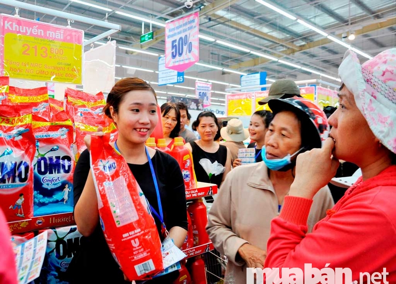 Những Kỹ Năng Cần Có Của Một Nhân Viên Bán Hàng Siêu Thị 2 Nhân Viên Bán Hàng Siêu Thị