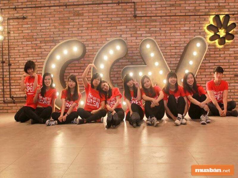 Cẩn Thận Với Chiêu Trò Lừa Đảo Tuyển Dụng Nhân Viên Soát Vé Rạp Phim Lương Cao 2 Việc Làm Nhân Viên Soát Vé Là Đích Đến Mong Muốn Của Nhiều Bạn Trẻ