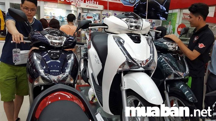 Có Nên Mua Xe Sh Mode 2018 Dịp Cận Tết Hay Không? 2 Sh Thi Truong Xe May Cuoi Nam
