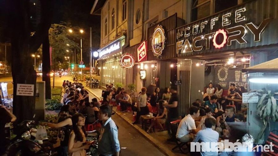 Lời Khuyên Hữu Ích Cho Bạn Trẻ Khởi Nghiệp Bằng Sang Nhượng Quán Cafe 3 Môi Trường Xung Quanh Cũng Quyết Định Sự Thành Công Của Quán Cafe