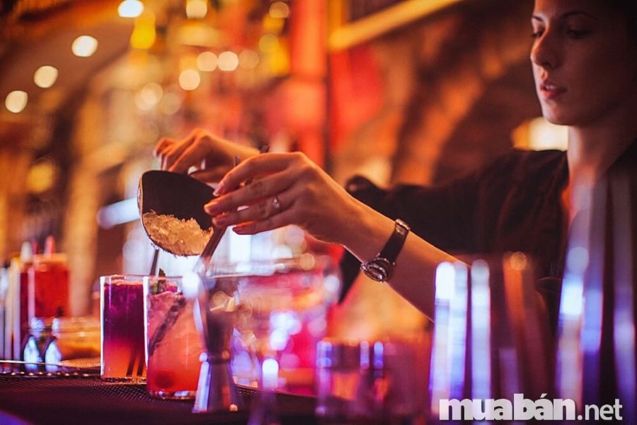 Cần Phải Biết Những Điều Gì Để Trở Thành Một Bartender Giỏi? 3 Nghề Bartender