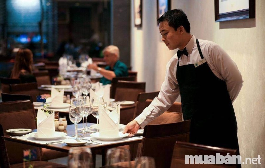 Phục vụ là công việc mà nhiều bạn trẻ có thể tham gia