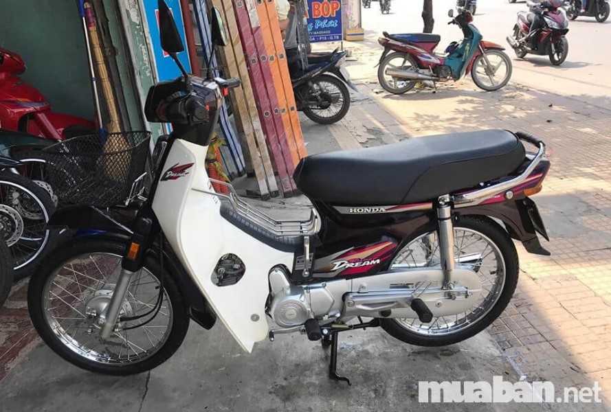 Những Mẫu Xe Máy Honda Huyền Thoại Đã Đồng Hành Người Việt Qua Thời Gian 3 Honda Dream Là Biểu Tượng Của Sự Giàu Có Và Được Nhiều Người Dùng Săn Đón Vào Thời Kỳ Trước