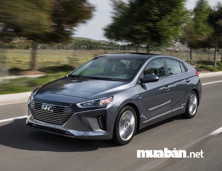 Người Mới Tập Lái Nên Chọn Dòng Xe Ô Tô Nào? 7 Hyundai Ioniq Trang Bị Nhiều Sự Chọn Lựa Cho Người Mới Tập Lái.