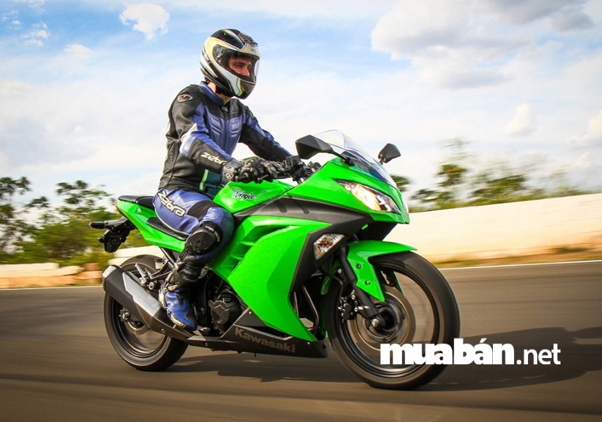 Kawasaki Ninja 300 - Sportbike Thế Hệ Mới Chinh Phục Mọi Ánh Nhìn 8 Động Cơ Kawasaki Ninja 300 Mạnh Mẽ Và Tiết Kiệm Nhiên Liệu