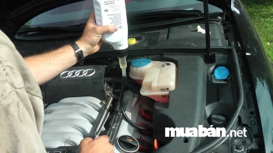 Kiểm tra và bổ sung nước làm mát cho xe thường xuyên sau mỗi 5.000km.