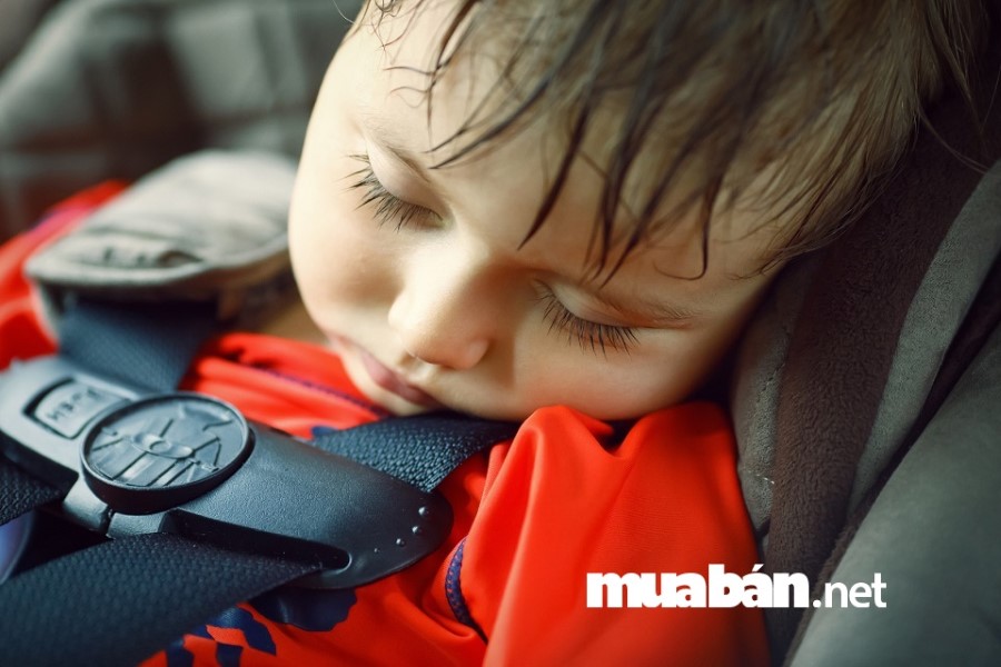 Bỏ Quên Trẻ Trên Ô Tô - Tai Hại Bất Ngờ Và Cách Khắc Phục 2 Ngày Càng Nhiều Vụ Bỏ Quên Trẻ Em Trên Ô Tô, Vấn Nạn Đáng Báo Động.