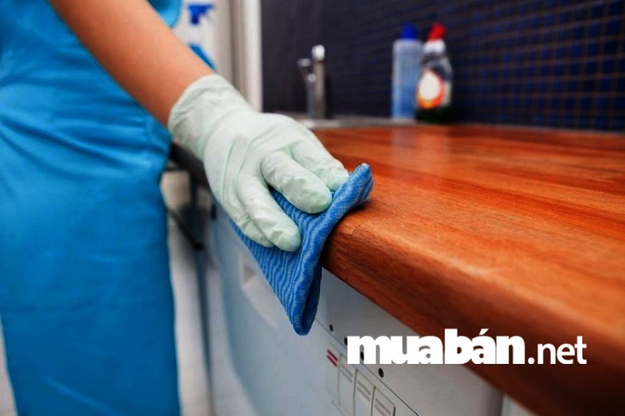 Cần Phải Cải Tạo Lại Những Gì Trước Khi Cho Thuê Nhà Nguyên Căn ? 5 Mua Xịt Khử Phòng Nếu Căn Nhà Lâu Không Ở Có Mùi Hôi, Ẩm Mốc,...Để Không Gian Được Tươi Mới, Thơm Tho Hơn.