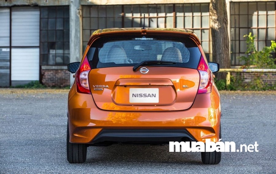 Tại Việt Nam, Nissan Sunny 2018 đang được phân phối với 4 phiên bản.