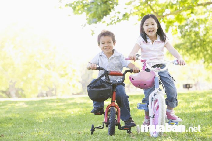 Tập cho trẻ đi xe đạp thường xuyên làm nên một thói quen tốt