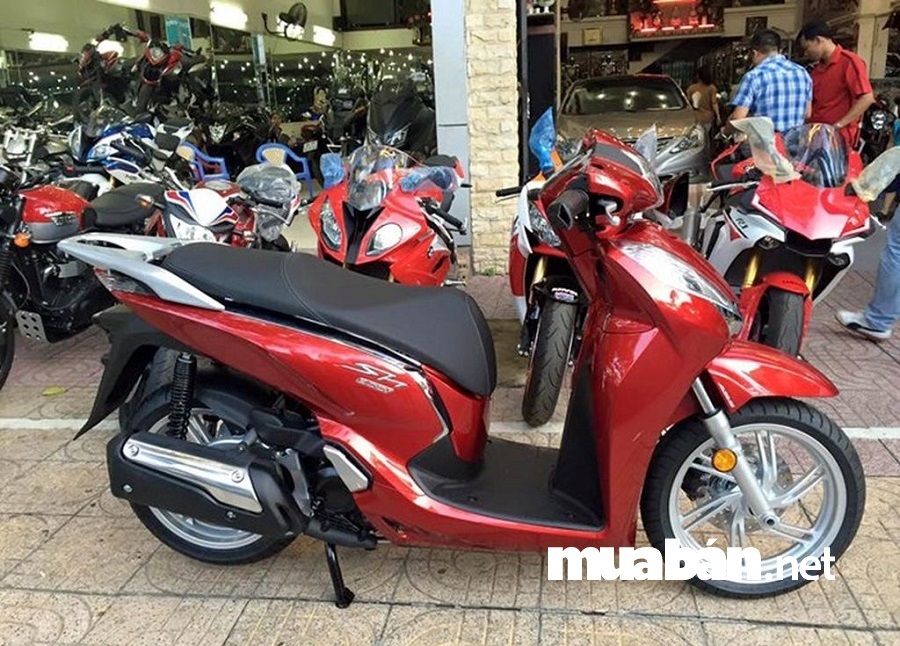 Mẫu xe máy SH 2019 có thiết kế đẳng cấp mang lại cho người dùng cảm nhận về một dòng xe sang chảnh, cơ bắp, cao ráo và nam tính.