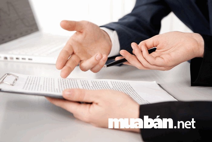 5 Kinh Nghiệm Cần Lưu Ý Khi Thuê Xe Tự Lái 4 Kiểm Tra Kỹ Càng Các Thông Tin Giấy Tờ Có Liên Quan Trước Khi Ký Hợp Đồng