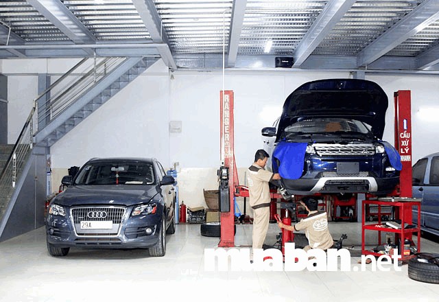 Nếu được, bạn nên đề nghị mang xe ra Trung tâm sửa chữa và bảo dưỡng để kiểm tra