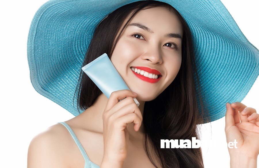 5 Bước Chăm Sóc Da Mặt Giúp Bạn Trẻ Ra Cả Chục Tuổi 3 Để Da Mặt Của Bạn Luôn Tươi Mới, Khỏe Mạnh, Bạn Nên Tiến Hành Tẩy Tế Bào Chết Thường Xuyên.