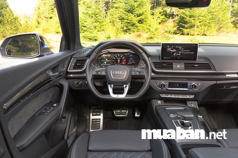 Audi Q5 2018 sử dụng màn hình hiển thị dạng đứng đang thịnh hành.