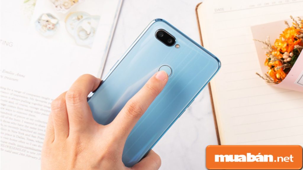 Ra Mắt Realme 2 Pro – Giá Rẻ Cho Một Cấu Hình “Khủng” 7 Cảm Biến Vân Tay Sau Thân Máy Realme 2 Pro.