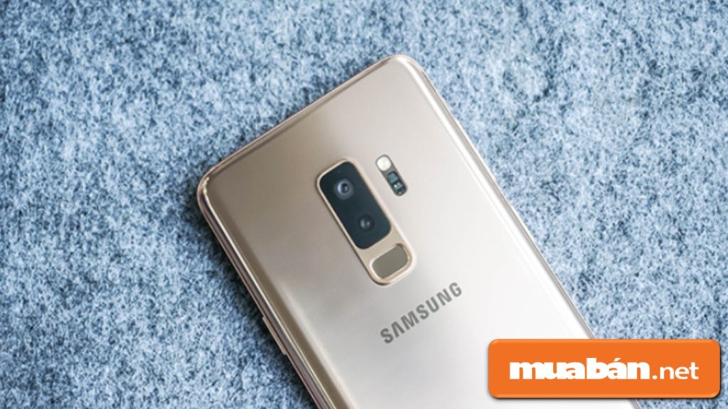 Cụm camera sau của Samsung Galaxy S9 Plus đều có 12MP.
