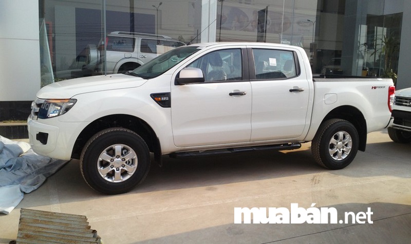 Không chỉ có động cơ bền bỉ và mạnh mẽ, Ford Ranger XLS 2014 còn có ngoại hình sang trọng và màu sắc đa dạng.