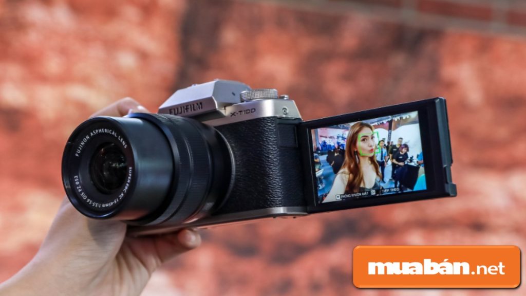 Máy Ảnh Fujifilm X-T100 Có Những Tính Năng Gì Nổi Bật? 3 Fujifilm X-T100 Có Màn Hình Cảm Ứng Lcd Hiện Đại Với Kích Thước 3Inch.