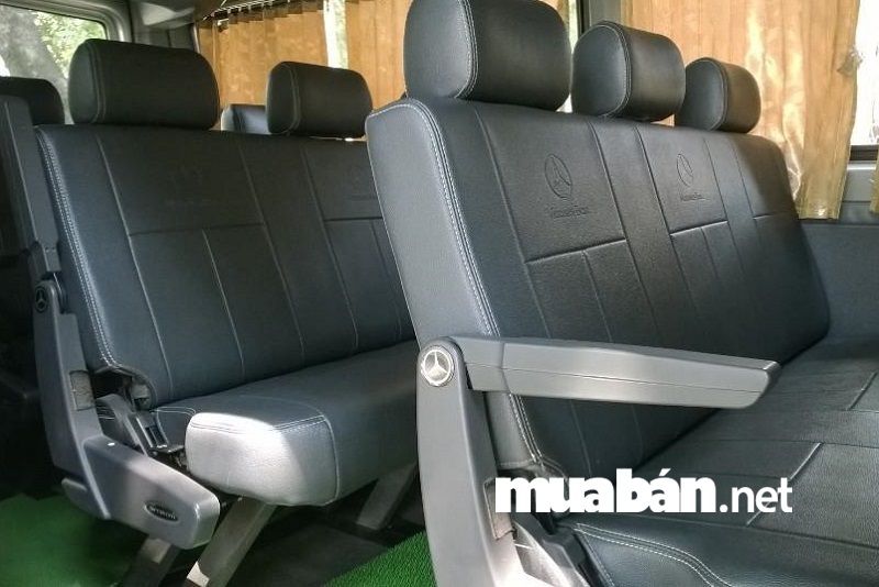 Nội thất của Mercedes Sprinter đời mới 2018 được trang bị tính năng Mercedes Pro Connect mới giúp người dùng quản lý đội xe hiệu quả hơn.