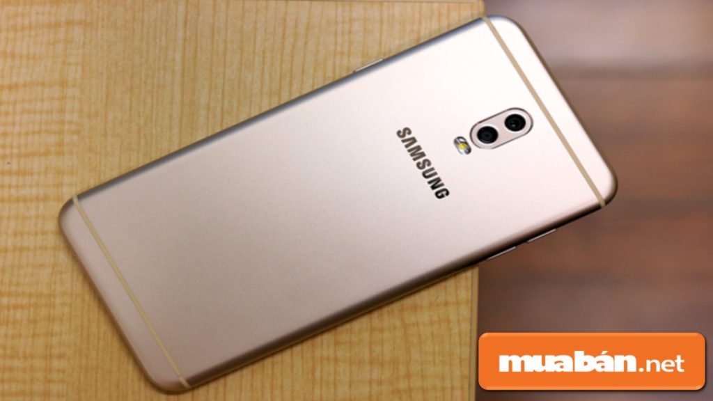 Điện Thoại Samsung Dưới 7 Triệu - Nên Mua Loại Nào? 2 Samsung Galaxy J7+ Được Thiết Kế Nguyên Khối Bằng Chất Liệu Kim Loại.