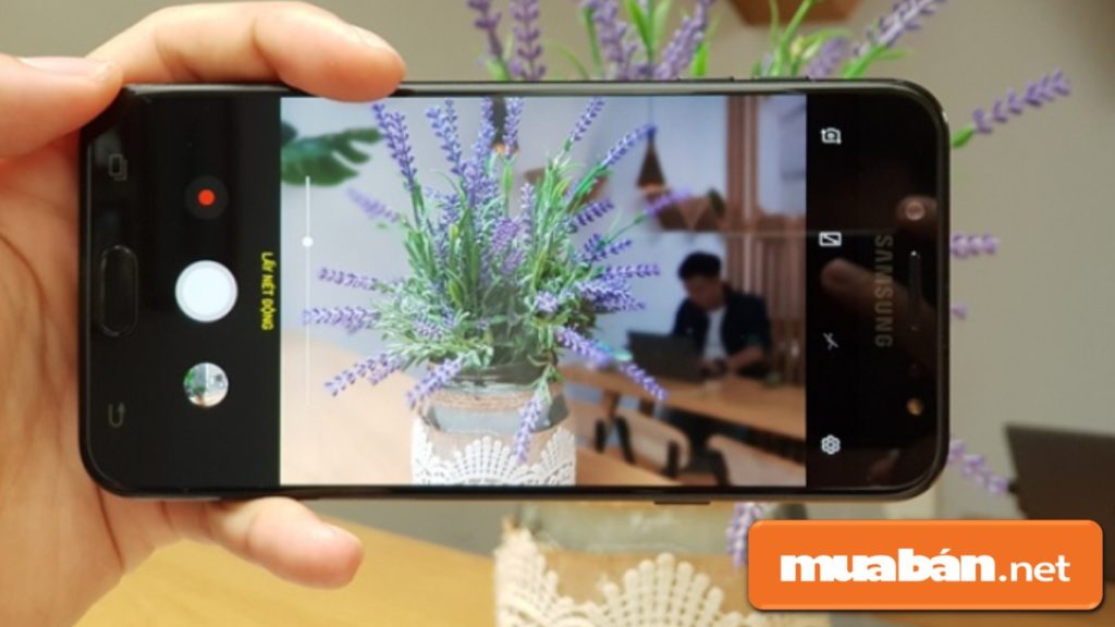 Điện Thoại Samsung Dưới 7 Triệu - Nên Mua Loại Nào? 3 Màn Hình Kích Thước 5,5 Inch Với Độ Phân Giải Full Hd Sắc Nét.