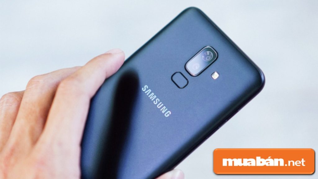 Điện Thoại Samsung Dưới 7 Triệu - Nên Mua Loại Nào? 7 Samsung Galaxy J8 Có Cảm Biến Vân Tay Và Nhận Diện Khuôn Mặt.
