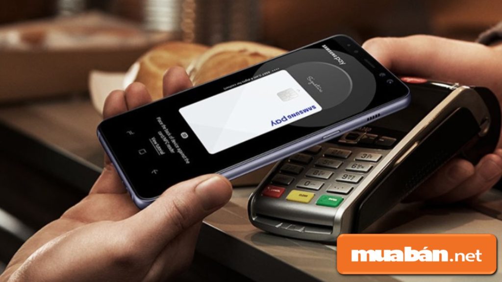 Nên Hay Không Nên Mua Điện Thoại Samsung A8? 7 Samsung Pay – Giúp Bạn Thanh Toán Nhanh Chóng, An Toàn Và Đơn Giản Nhất Mà Không Cần Sử Dụng Thẻ.
