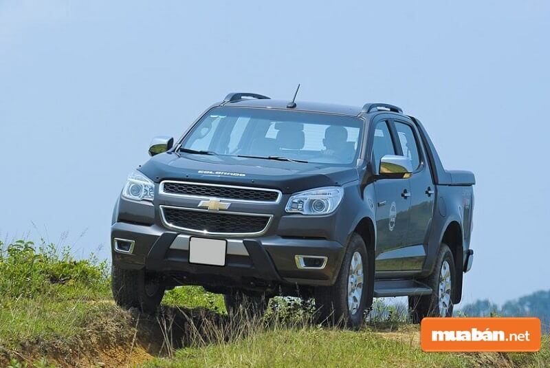 Chevrolet Colorado 2015 gây ấn tượng bởi ngoại hình mạnh mẽ.