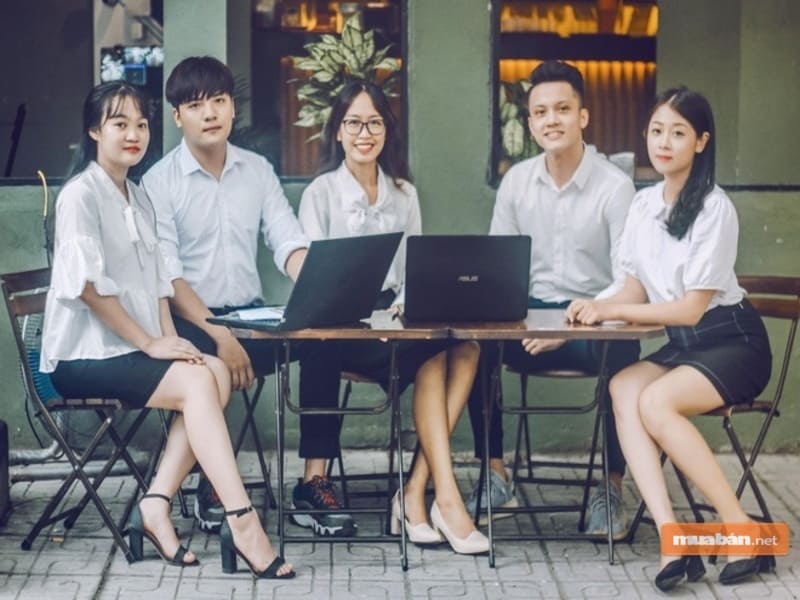 Nhân viên hành chính nhân sự là một lựa chọn cho ai đang lo lắng học quản trị kinh doanh khó xin việc