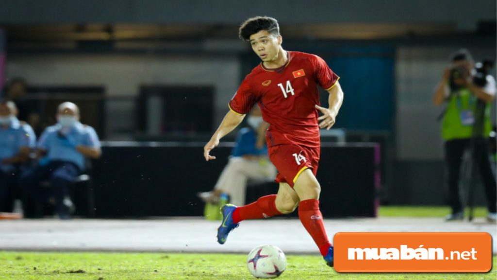 Phượng là một chàng cầu thủ tài hoa, với phong độ khá tốt.