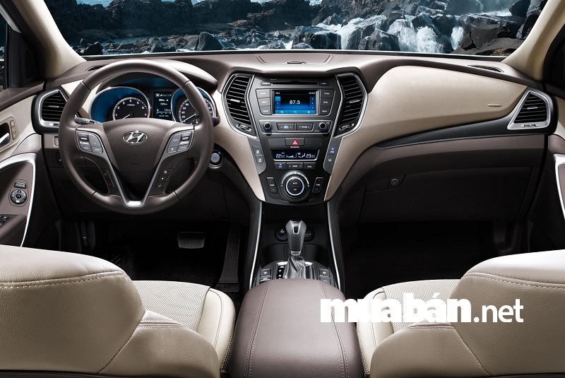 Hyundai SantaFe 2018 được trang bị 2 loại khối động cơ gồm động cơ xăng và dầu Diesel.
