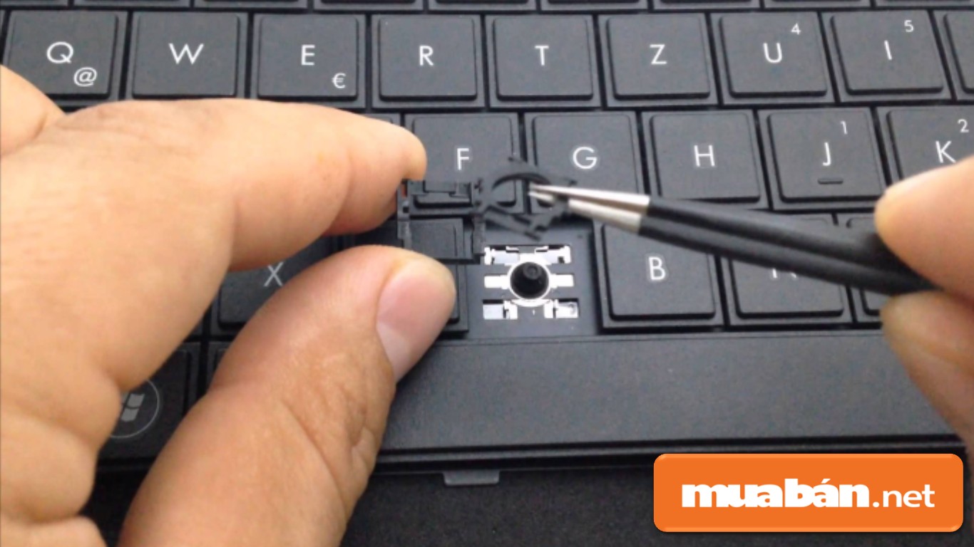 Hướng Dẫn Bạn 5 Cách Tự Khắc Phục Bàn Phím Laptop Bị Liệt 9 Bạn Tháo Bàn Phím Ra, Rồi Dùng Đồng Hồ Đo Mạch Để Xác Định Chính Xác Vị Trí Bị Đứt.