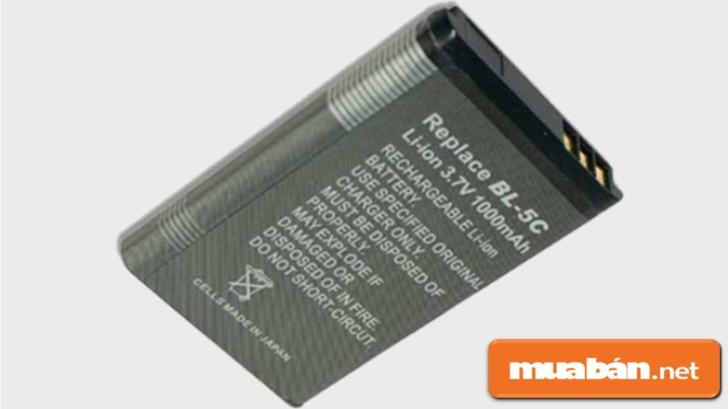 Sạc Pin Điện Thoại Mới Có Cần Sạc 8 Tiếng Không? 3 Pin Li-Ion Được Bọc Trong Chất Liệu Kim Loại Cứng, Khá Nặng.