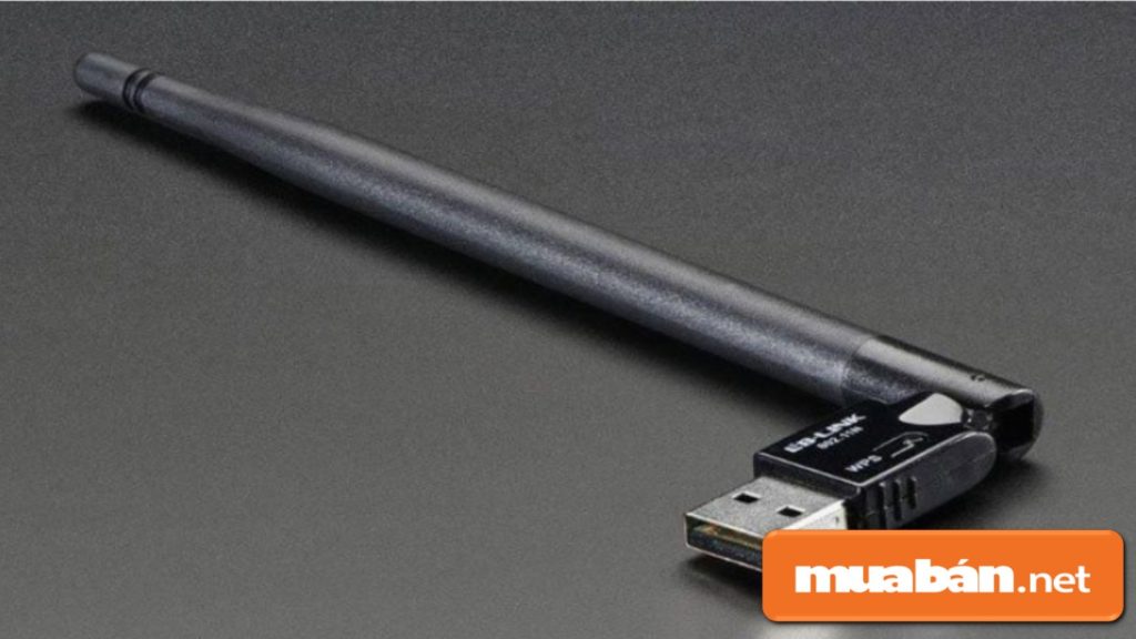 Một số USB có ăng ten ngoài với khả năng giúp kết nối linh hoạt hơn.