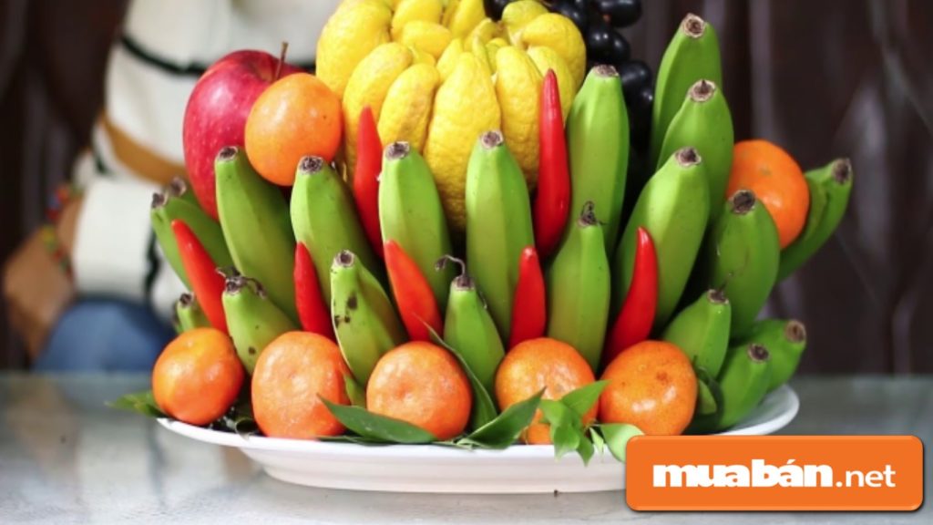 Bạn chọn quýt thì nên lựa chọn những trái có màu vàng mỡ gà, đều nhau và mỏng vỏ.