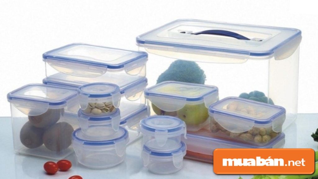 Hộp đựng thực phẩm sẽ giúp các bà nội trợ lưu giữ thực ăn một cách gọn gàng, sạch sẽ hơn.