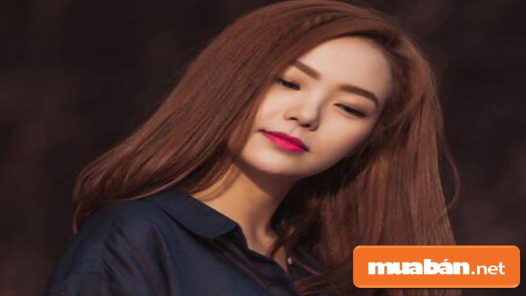 5 Mẹo Hay Nhất Dành Cho Tóc Nhuộm Tết 2019! 5 Với Người Có Khuôn Mặt Tròn Mà Da Sáng, Màu Tóc Nhuộm Hạt Dẻ Và Kiểu Tóc Thẳng Khá Đẹp.