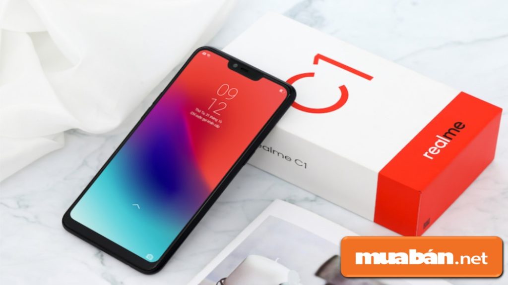 Realme C1 được thiết kế khá đẹp với hình tai thỏ thời thượng.