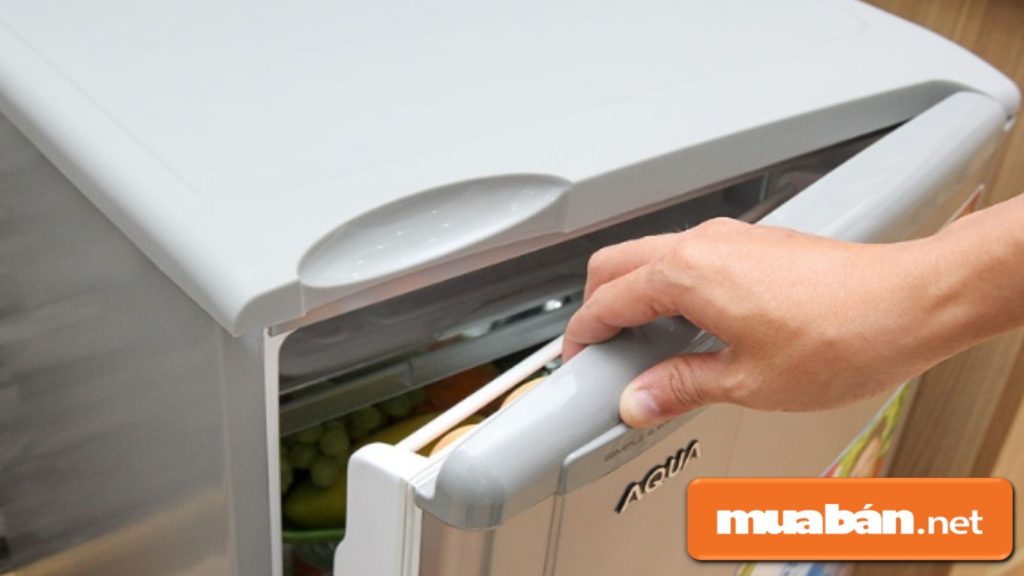 Kiểm tra cánh tủ xem có bị hở hay không?Kiểm tra cánh tủ xem có bị hở hay không?