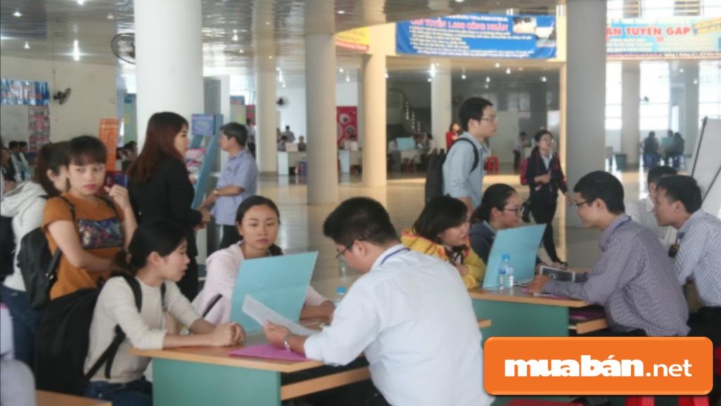 Không nên giao dịch với những người trung gian.